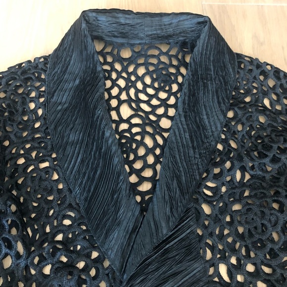 New NWOT unique black rose floral lace cardigan ridge pleat outline size large - Picture 7 of 9